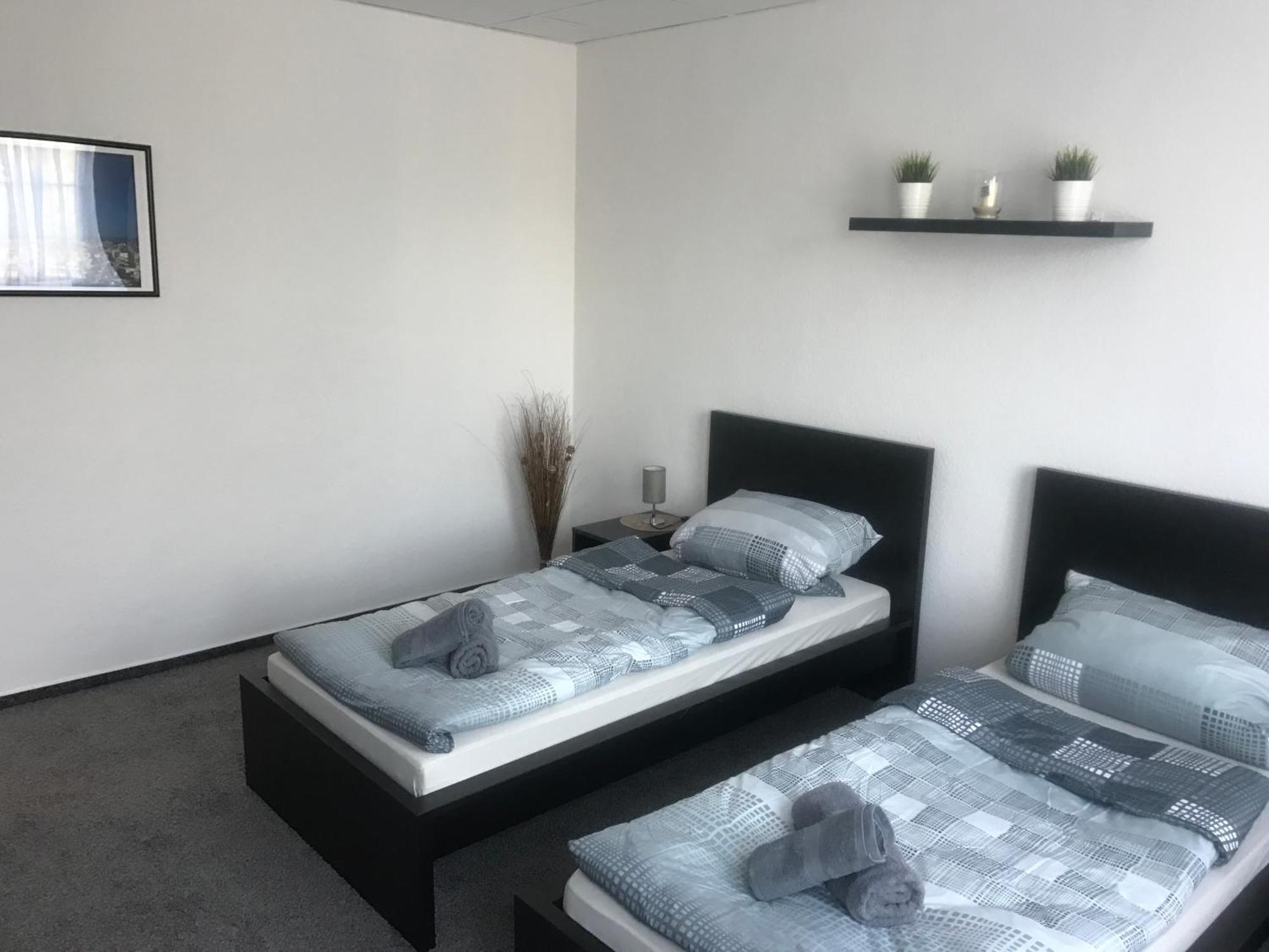 Dionysos Hotel Neumünster Buitenkant foto