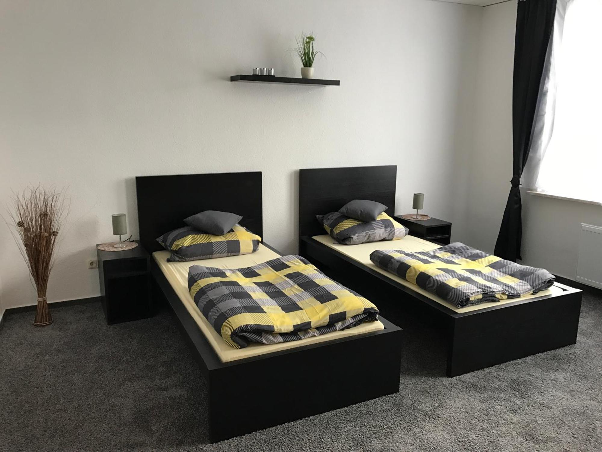 Dionysos Hotel Neumünster Buitenkant foto