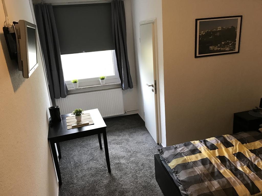 Dionysos Hotel Neumünster Buitenkant foto
