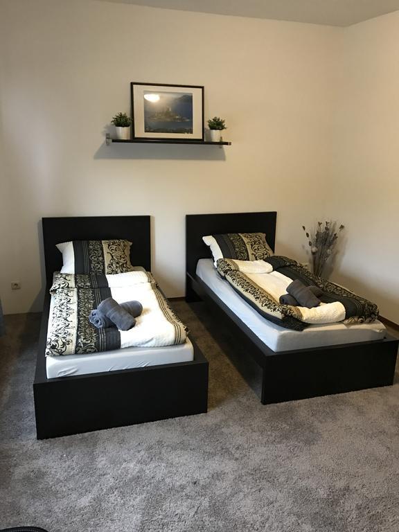 Dionysos Hotel Neumünster Buitenkant foto